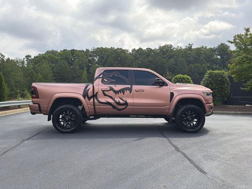 Diamond Black Crystal Pearlcoat 2021 RAM 1500 TRX