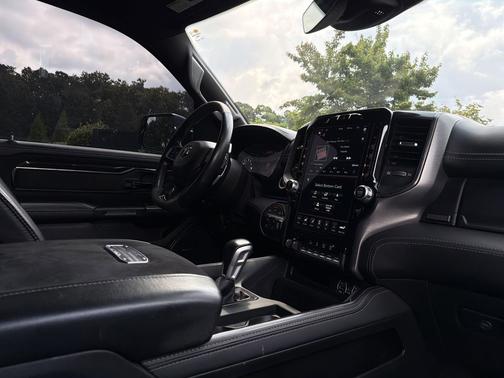 Diamond Black Crystal Pearlcoat 2021 RAM 1500 TRX