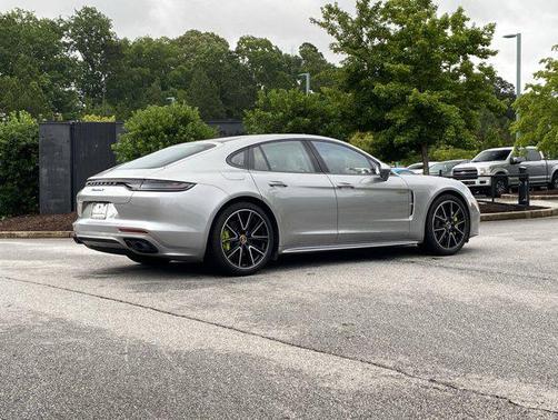 2023 Porsche Panamera E-Hybrid 4