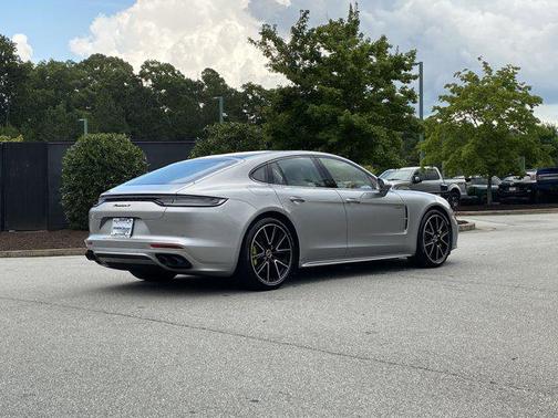 2023 Porsche Panamera E-Hybrid 4