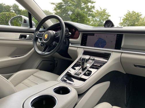 2023 Porsche Panamera E-Hybrid 4