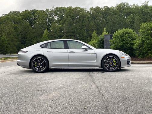 2023 Porsche Panamera E-Hybrid 4