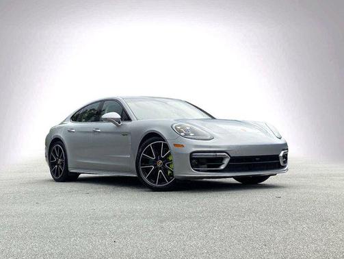 2023 Porsche Panamera E-Hybrid 4