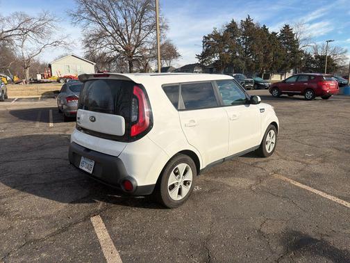 2016 Kia Soul Base