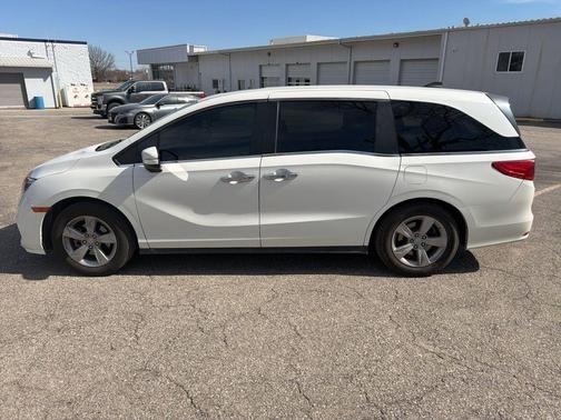 White Diamond Pearl 2019 Honda Odyssey EX-L