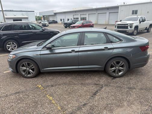 Platinum Gray Metallic 2020 Volkswagen Jetta 1.4T R-Line