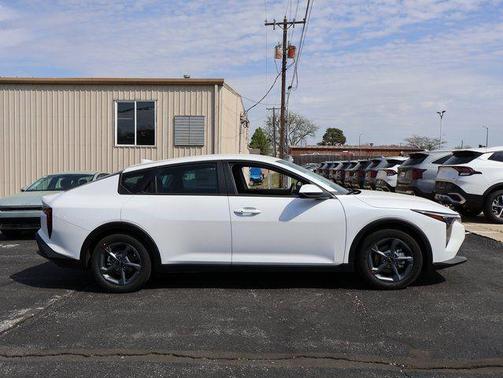 2025 Kia K4 LXS