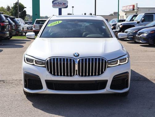 2021 BMW 740 xDrive
