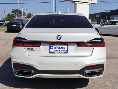 2021 BMW 740 xDrive