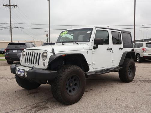 Bright White 2017 Jeep Wrangler Unlimited Sahara