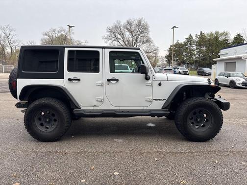 Bright White 2017 Jeep Wrangler Unlimited Sahara