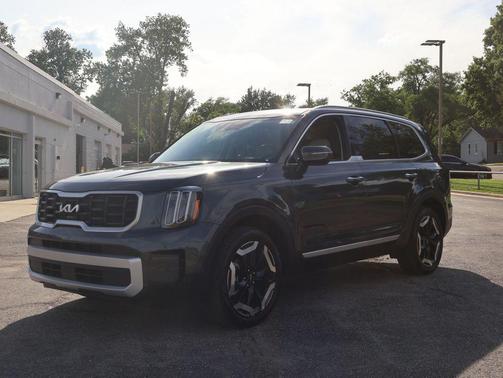 Gravity Gray 2024 Kia Telluride S