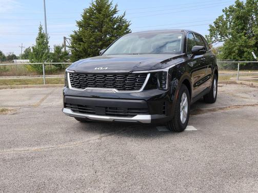 2025 Kia Sorento LX