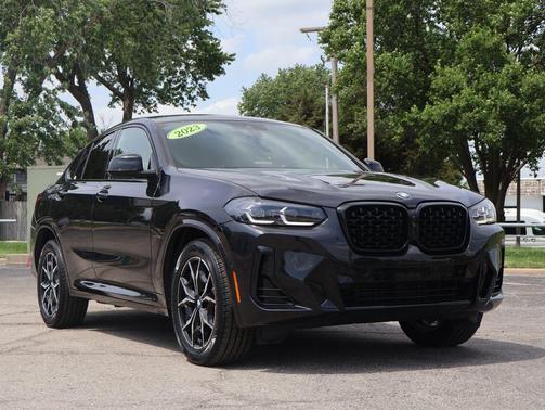 Black Sapphire Metallic 2023 BMW X4 xDrive30i