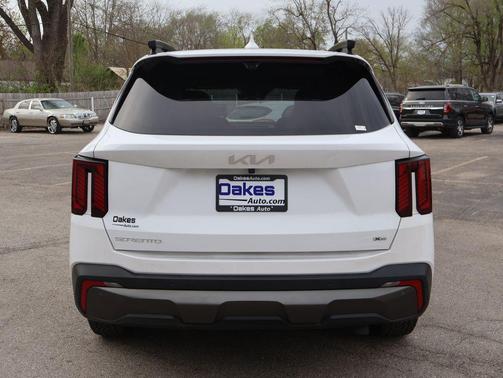 Glacial White Pearl 2024 Kia Sorento SX