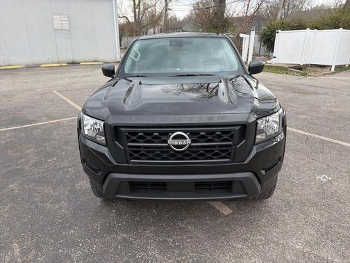 Super Black 2022 Nissan Frontier S