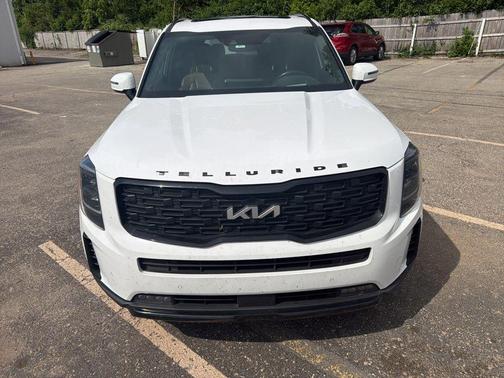 Glacial White Pearl 2022 Kia Telluride SX