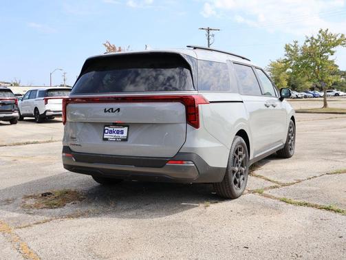 2026 Kia Carnival SX