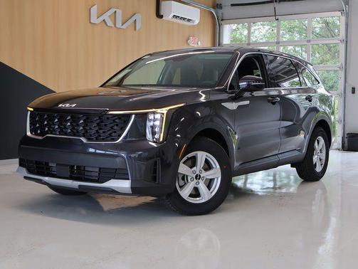 2025 Kia Sorento LX