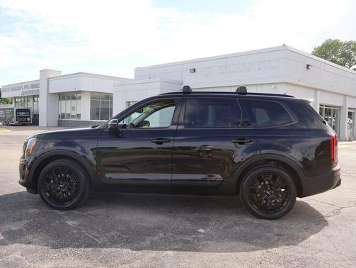 Ebony Black 2022 Kia Telluride SX