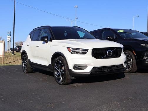 2019 Volvo XC40 T5 R-Design