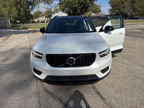 2019 Volvo XC40 T5 R-Design