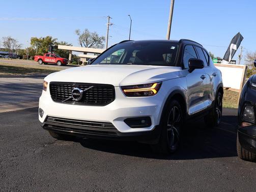2019 Volvo XC40 T5 R-Design