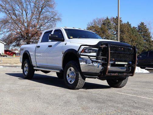2017 RAM 2500 Tradesman Crew Cab 4x4 6'4' Box