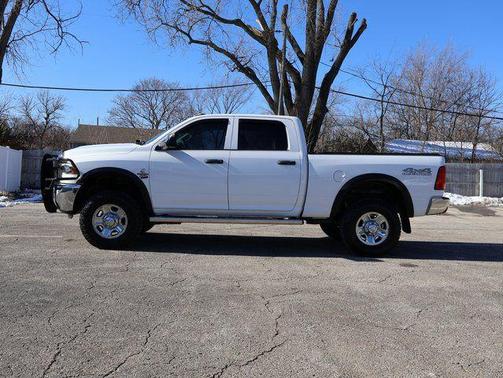 2017 RAM 2500 Tradesman Crew Cab 4x4 6'4' Box