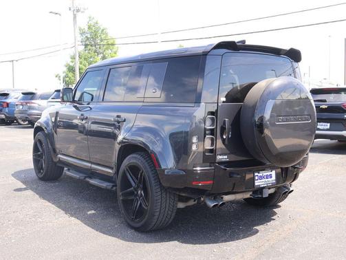 Carpathian Grey Premium Metallic 2023 Land Rover Defender 110 Carpathian Edition