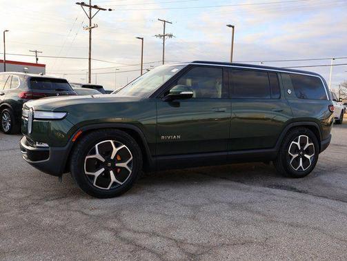 2023 Rivian R1S Adventure