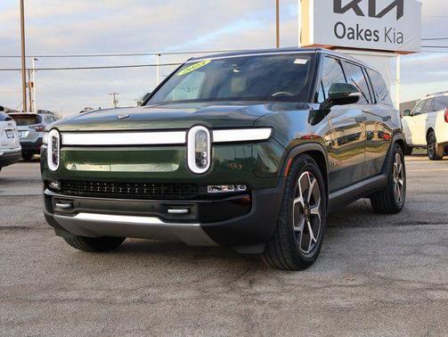 2023 Rivian R1S Adventure