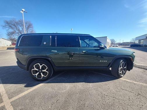 2023 Rivian R1S Adventure
