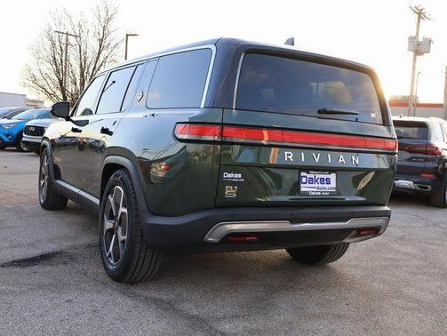 2023 Rivian R1S Adventure