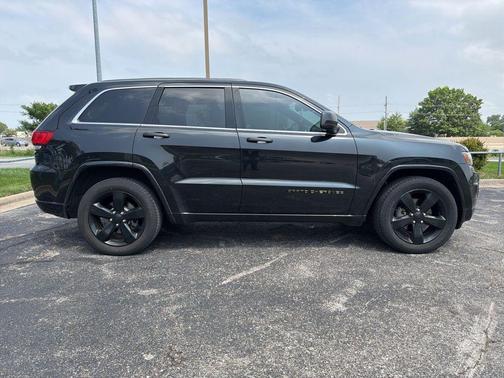 Brilliant Black Crystal Pearlcoat 2015 Jeep Grand Cherokee Altitude