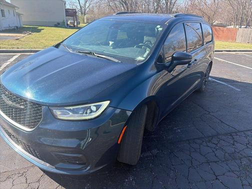 Fathom Blue Pearlcoat 2021 Chrysler Pacifica Touring L