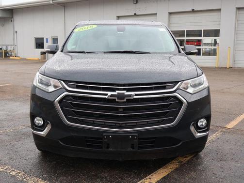 Graphite Metallic 2018 Chevrolet Traverse LT Leather