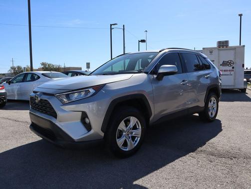 2020 Toyota RAV4 XLE