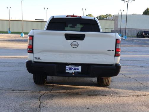 2022 Nissan Frontier S