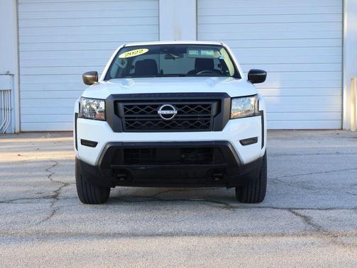 2022 Nissan Frontier S