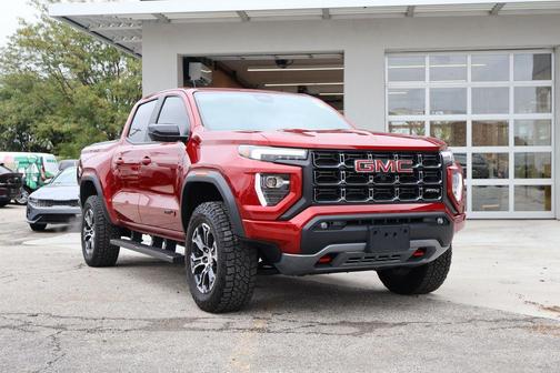2023 GMC Canyon AT4