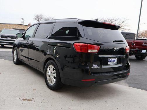 2016 Kia Sedona LX