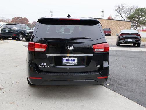 2016 Kia Sedona LX
