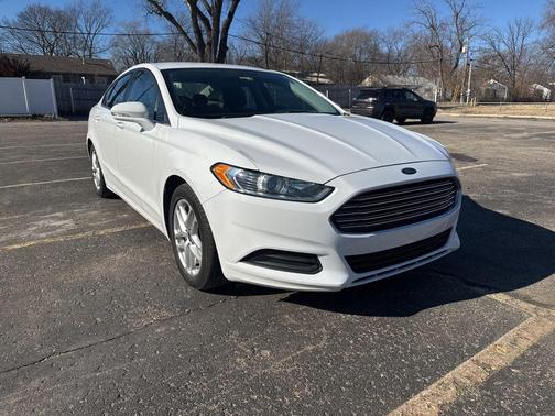 2014 Ford Fusion SE