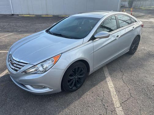 2013 Hyundai SONATA SE