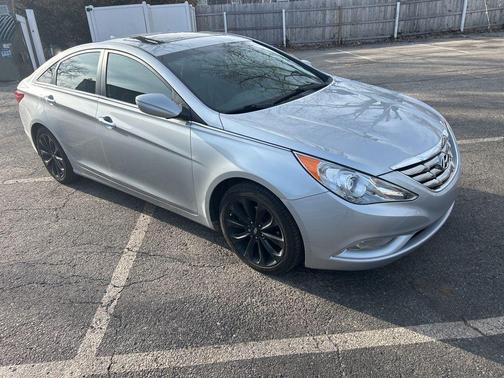 2013 Hyundai SONATA SE