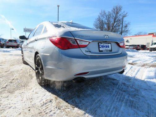 2013 Hyundai SONATA SE
