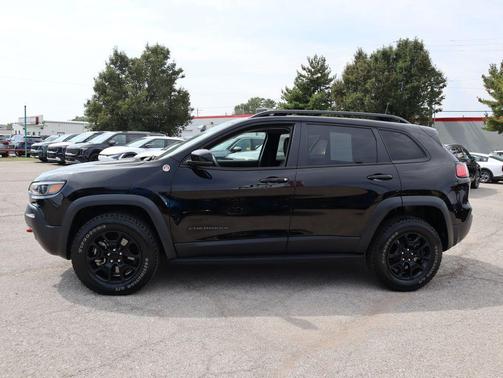 2022 Jeep Cherokee Trailhawk
