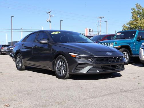 2024 Hyundai ELANTRA SEL
