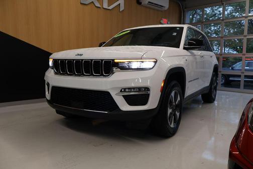 2022 Jeep Grand Cherokee 4xe Base